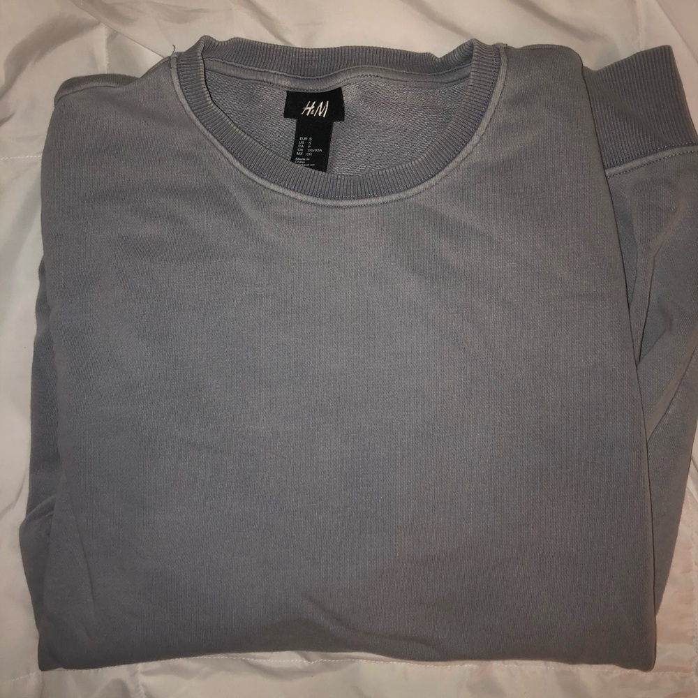 H&M mens light blue crew neck sweater